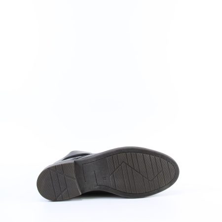 Ботинки со шнурками